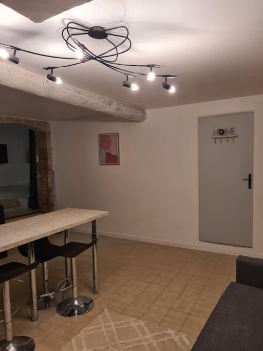 La Maison Du Bonheur Caumont-sur-Durance Exterior foto